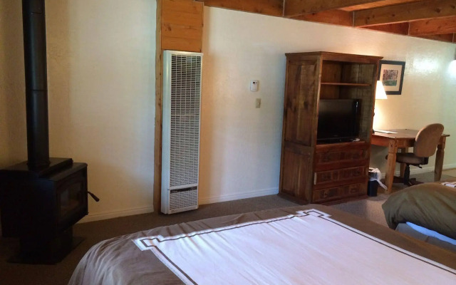 The Boulder Creek Lodge