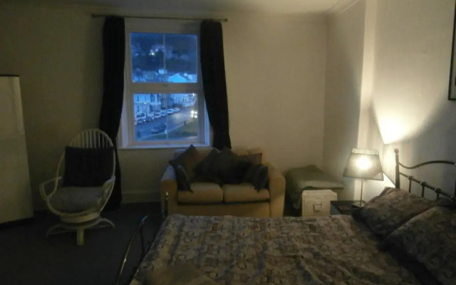 Llandudno Beachfront 2 Double Bedroom Apartment 2nd Floor