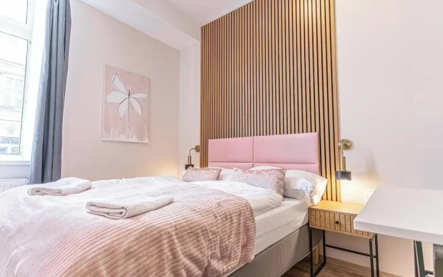 4BR Apartment for Groups Near Stadthalle