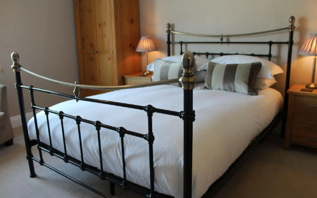 Camelot Guest House