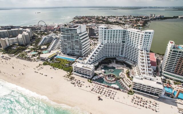 Отель Melody Maker Cancun пляж