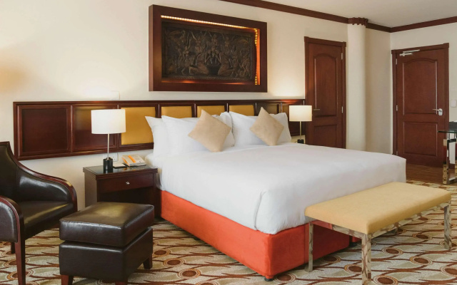 Отель Mövenpick Hotel & Residences Nairobi