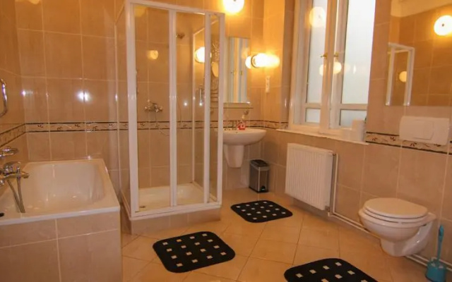 Ginger Apartmans