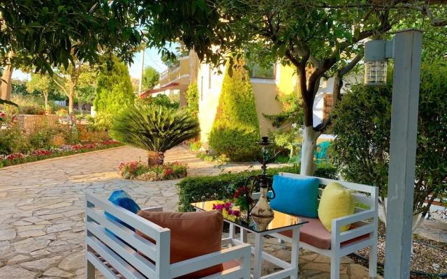Flower Garden Villa