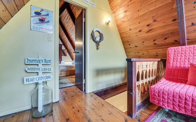 Walk to Ski Lift! Charming Hunter A-frame