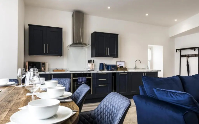 Lady Tenby - 2 Bedroom Apartment - Tenby (Windsor House)