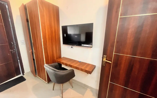 Apna Homes Stay and Hotel I Gurugram