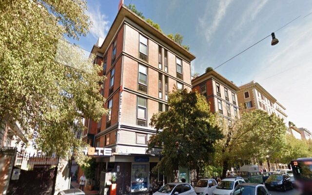 Orange Hotel вид на фасад