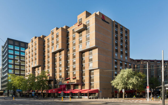 Отель Amsterdam Marriott Hotel Нидерланды, Амстердам - 5 отзывов об отеле, цены и фото номеров - забронировать отель Amsterdam Marriott Hotel онлайн вид на фасад