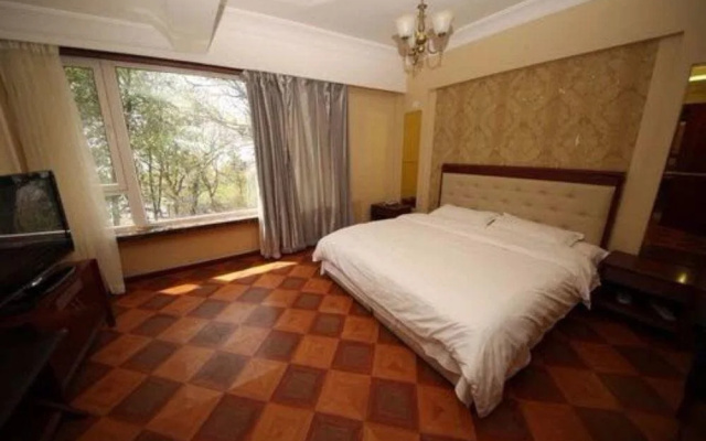 Yanwoling Garden Hotel