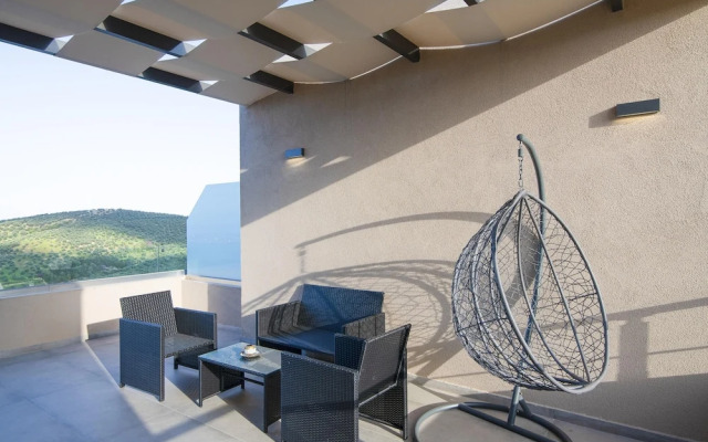 Serenity Suites Sea View 3