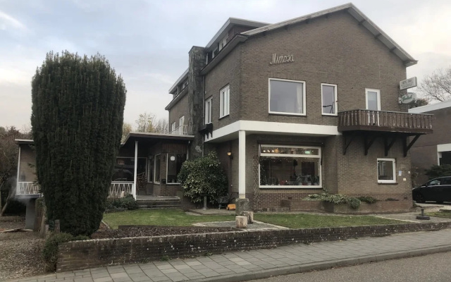 Mimosa Hotel