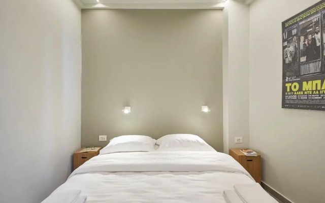 Old Athens style 1bdr with Acropolis view rooftop!