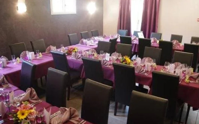 Logis-Hôtel Restaurant Auberge les Vallées du Perche