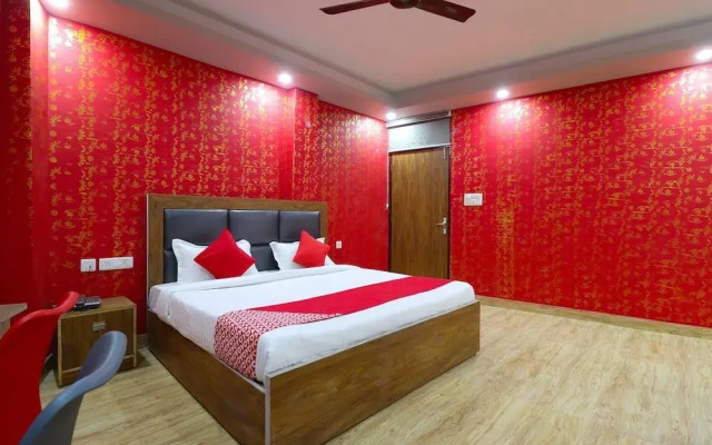 Classic Hotel by OYO Rooms