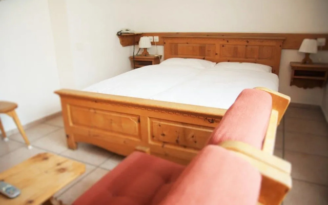 Guesthouse + Aparthotel Chesa Silva