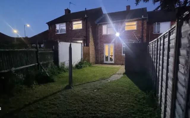 3 Bed House Sleeps 5 - Parking, Garden, Pets
