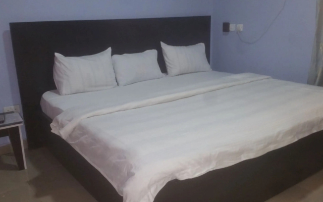 Allan Keri Hotels