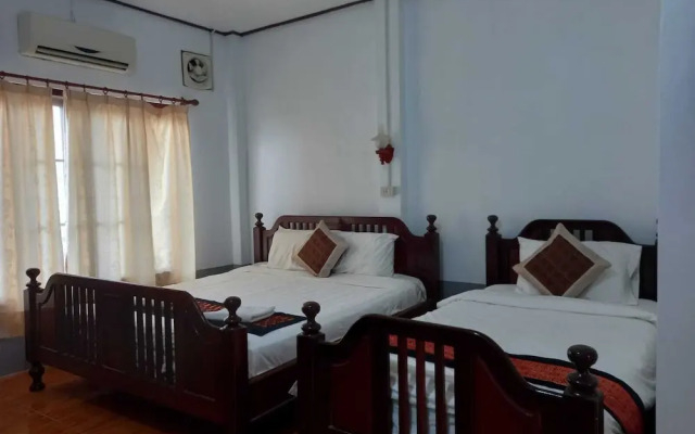 Riverside Garden Hostel
