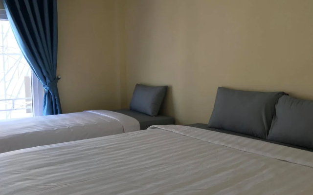 Nana Backpacker Hostel