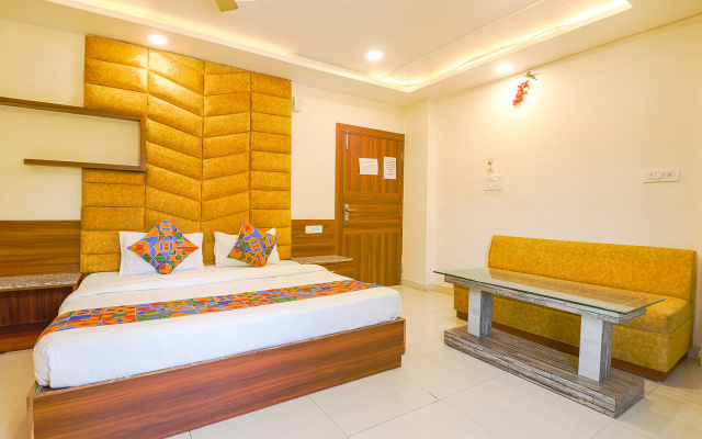 FabHotel Royal Aanandam