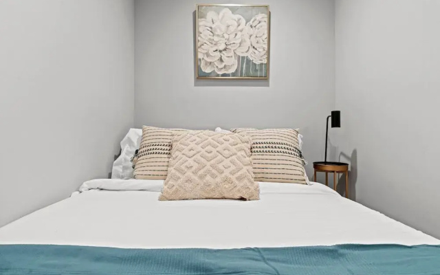Modern & Comfy - 5* - Location Game Room