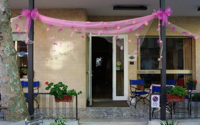 Hotel Zaghini вид на фасад