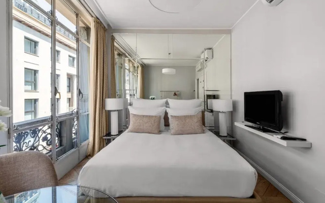 Milan Adore