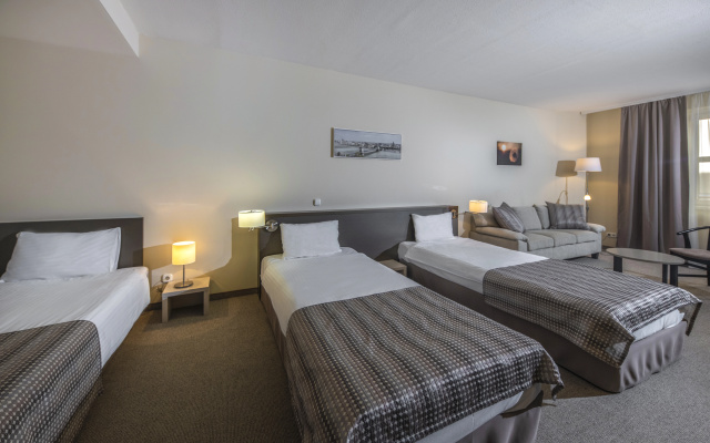 Corvin Hotel