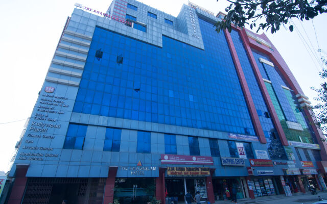 Отель The Amadablam Hotel Непал, Катманду - отзывы, цены и фото номеров - забронировать отель The Amadablam Hotel онлайн вид на фасад