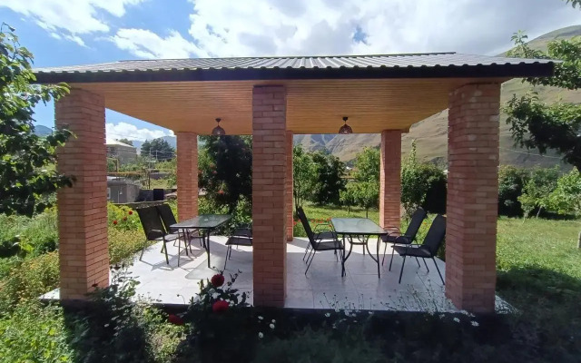 Garbani Gardens