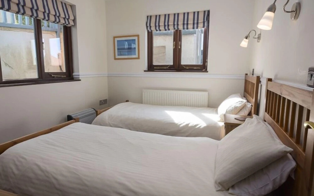 4 Armada House