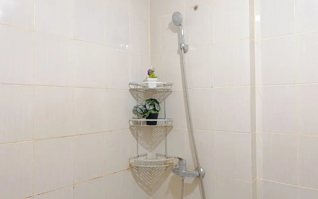 Studio Near Rajawali Station At Amethyst Apartment