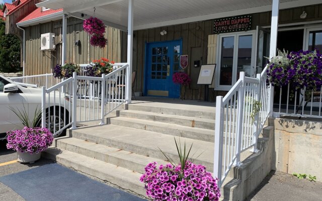 Hotel Cowansville in Cowansville, Canada from 83$, photos, reviews - zenhotels.com hotel front