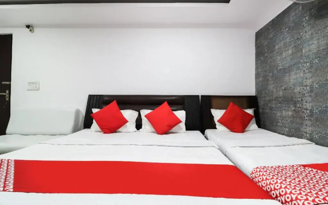 Hotel Crazy Singh by OYO Rooms