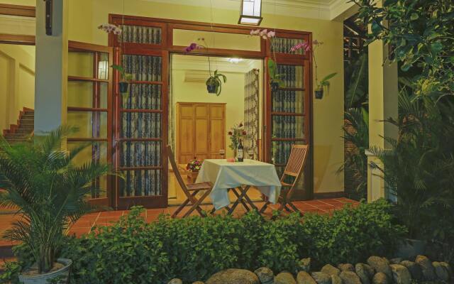 Отель Tropical Garden Homestay Villa вид на фасад