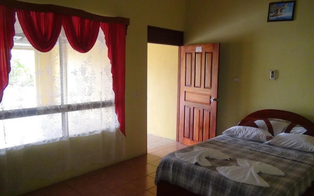 Hotel y Cabinas el Edén Del Este