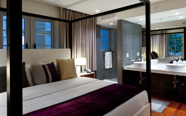 Leslie Hotel Ocean Drive