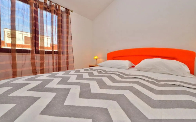 Ina Apartments