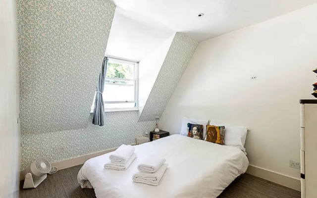 Stylish Mews Home in Kensington