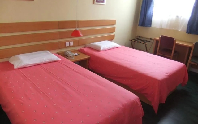 Home Inn Shantou Chaoyang Zhonghua Road Branch (Currently unavailable)