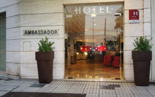 Отель Ambassador Франция, Ницца - 3 отзыва об отеле, цены и фото номеров - забронировать отель Ambassador онлайн вид на фасад