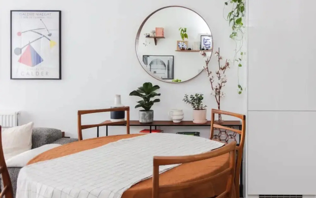 Bright 1 Bedroom Apartment in Hackney Wick With Balcony