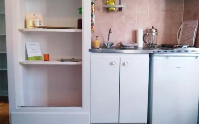 Joli studio chaleureux, à louer entièrement
