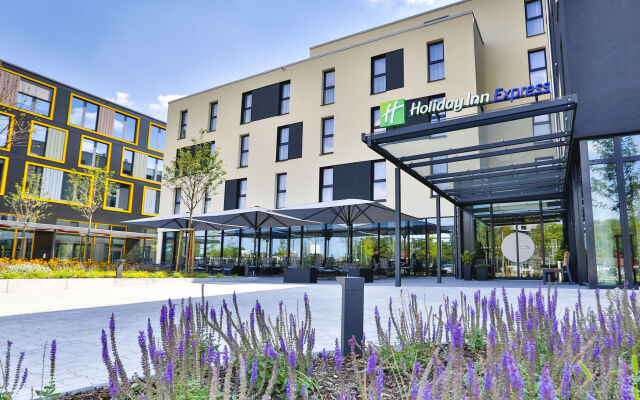 Отель Holiday Inn Express Karlsruhe - City Park вид на фасад