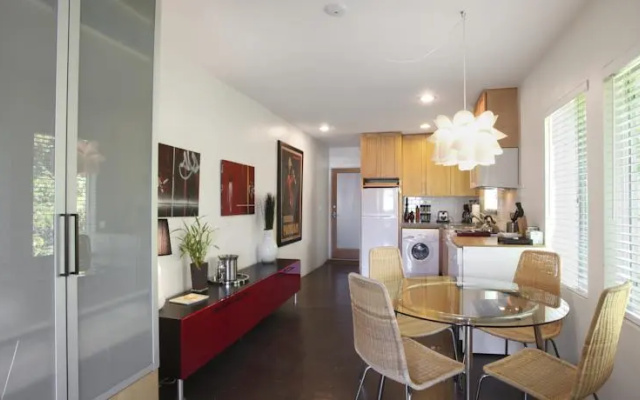 Globe Suites off Abbott Kinney