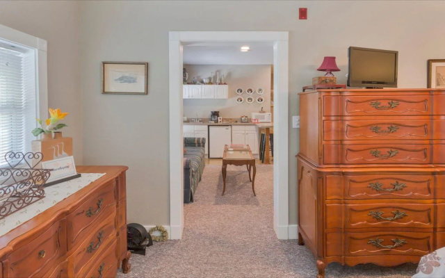 Meranova Guest Inn