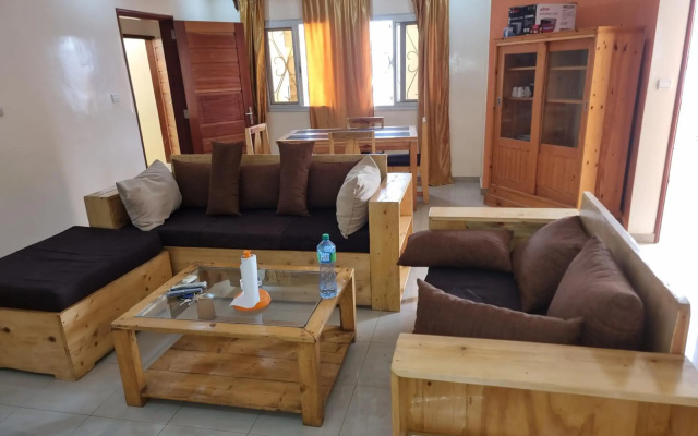 Chambres Privees Climatisees-Douches Personnelles-Neflix-Salon