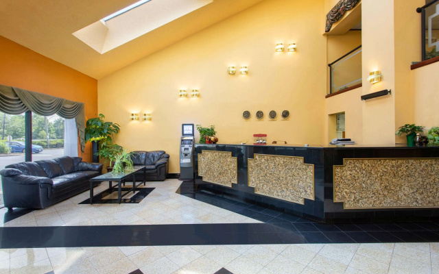 Days Inn by Wyndham Hillsborough