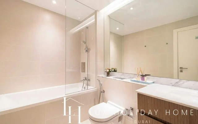 LUX The Elegant Sea View Suite